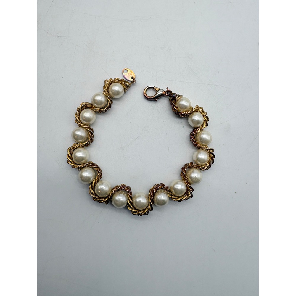 Vintage‎ Gold Tone Twisted Wire Caged Faux Pearl Station Bracelet 7 Inch